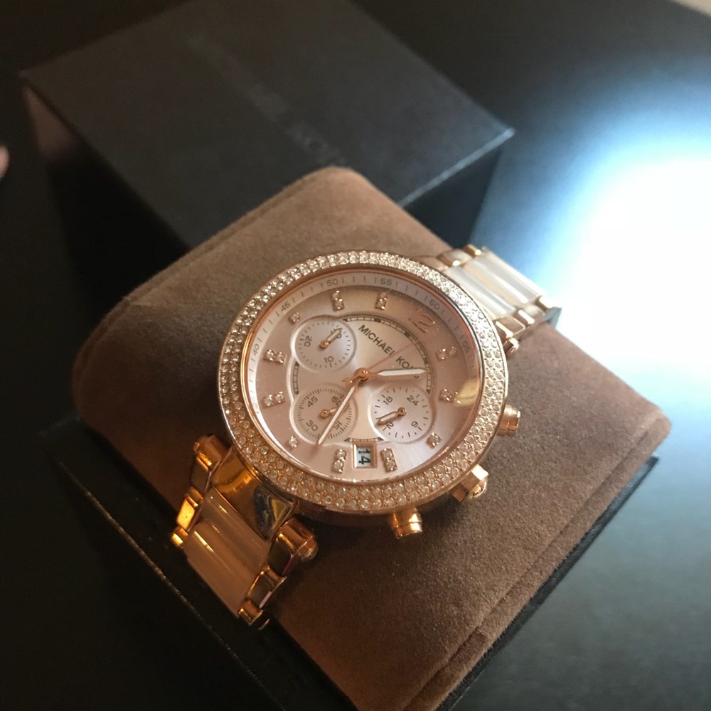 MICHAEL KORS Rose gold watch with crystals